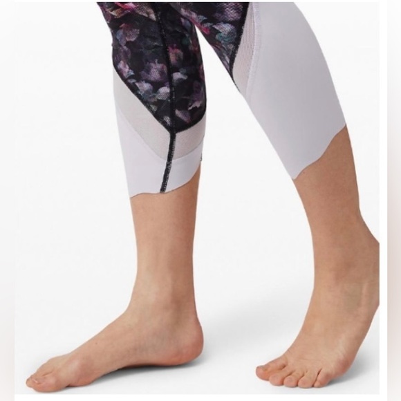 Lululemon Wunder Under Scalloped Hem High Rise Crop 23” *Luxtreme - Size 4 - Picture 2 of 7